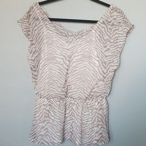 Express Mobwife cream animal print layer top size small